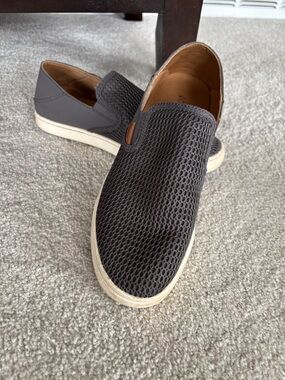 Olukai • slip on shoes